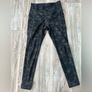 Danskin Black Camo Leggings with Pockets in Size Small